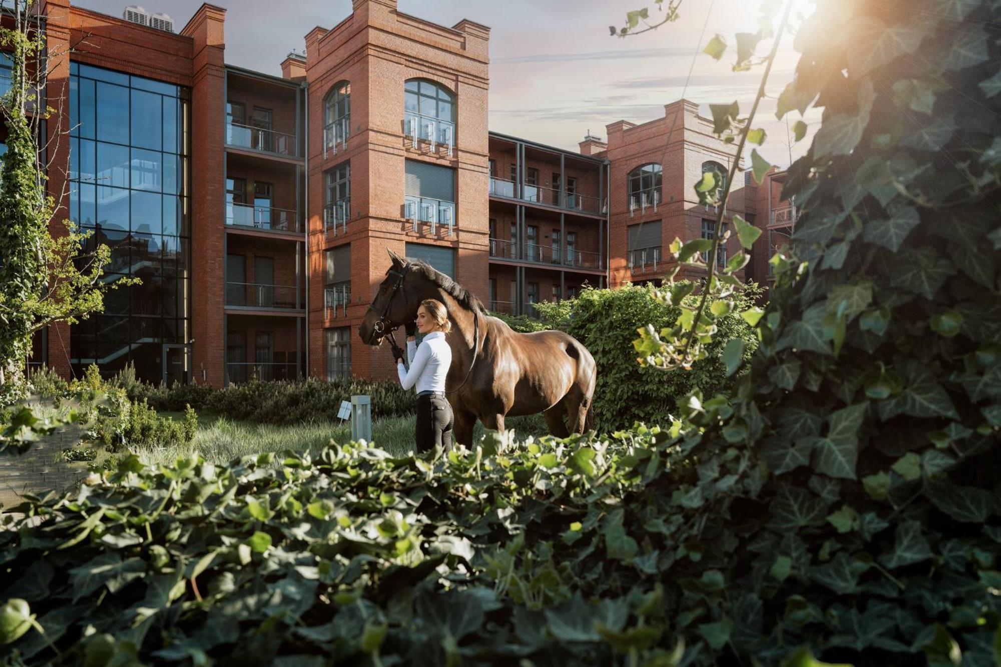 City Park Hotel & Residence Познан Екстериор снимка Residential complex in the village of Zelenograd